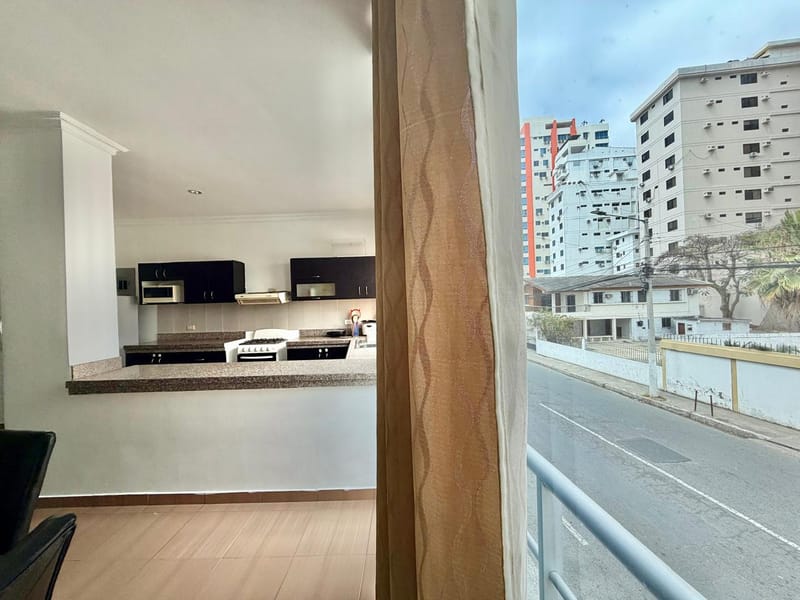 SAN LORENZO, ONE BLOCK FROM THE OCEAN: 3/2 WITH ROOFTOP AND POOL — photo 3