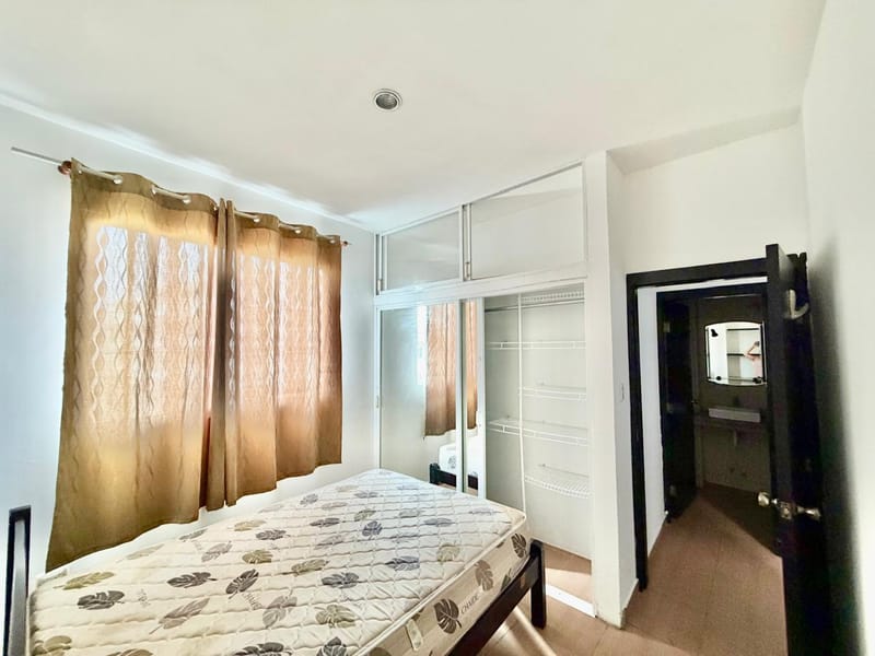 SAN LORENZO, ONE BLOCK FROM THE OCEAN: 3/2 WITH ROOFTOP AND POOL — photo 7