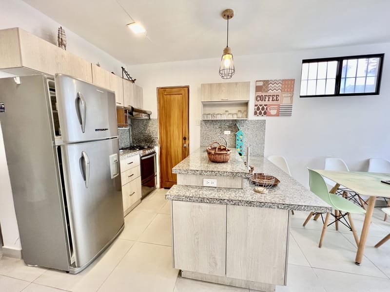 COMPLEX WITH A POOL JUST 4 BLOCKS FROM THE BEACH  ChatGPT — photo 15