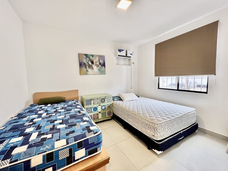 COMPLEX WITH A POOL JUST 4 BLOCKS FROM THE BEACH  ChatGPT — photo 10