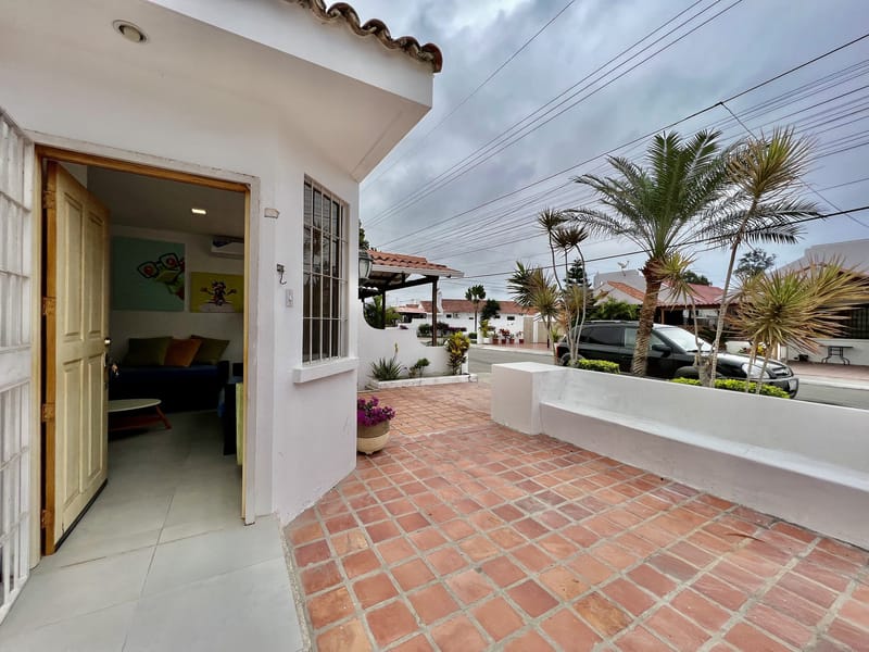 COMPLEX WITH A POOL JUST 4 BLOCKS FROM THE BEACH  ChatGPT — photo 16