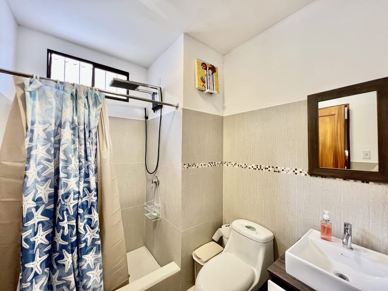 COMPLEX WITH A POOL JUST 4 BLOCKS FROM THE BEACH  ChatGPT — photo 8