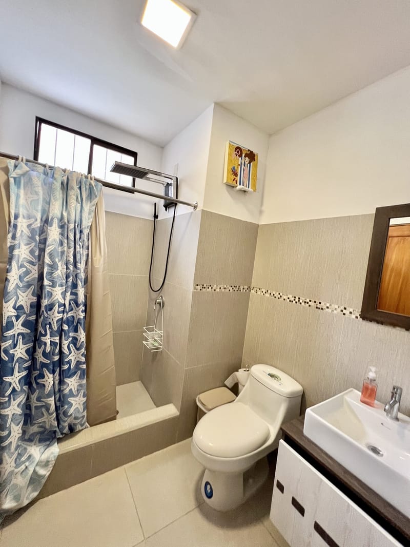 COMPLEX WITH A POOL JUST 4 BLOCKS FROM THE BEACH  ChatGPT — photo 6