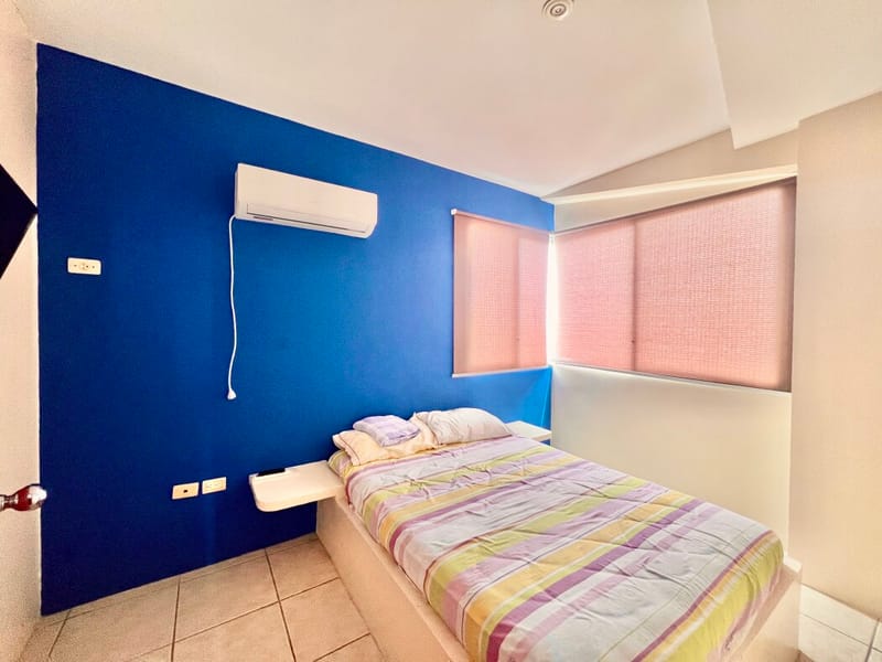 San Lorenzo: Home Steps from the Ocean with Pool and Parking — foto 12