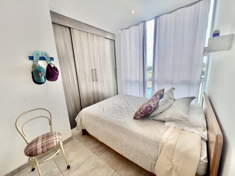 STUNNING 2-Bedroom Apartment in a Beachfront Building with a Pool and Rooftop — photo 17