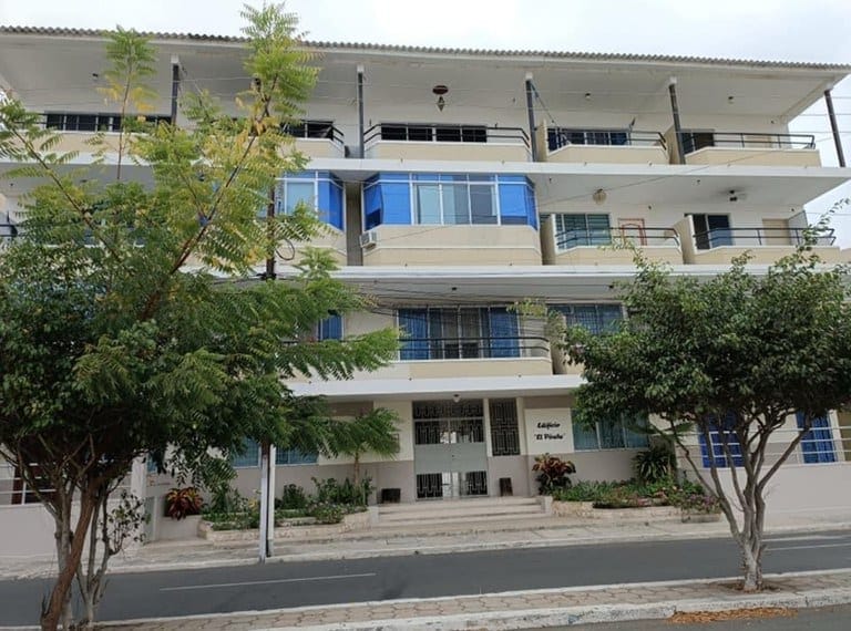 RENOVATED SUITE WITH BALCONY AND REMOTE-CONTROLLED PARKING — photo 15