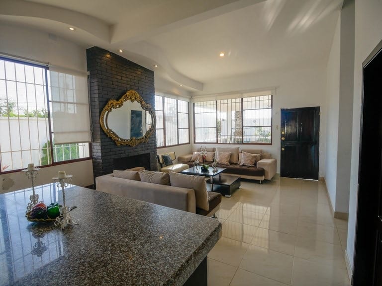 Spectacular Home with Pool in Chipipe — photo 3