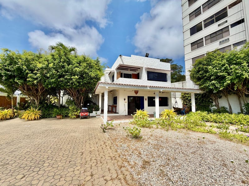 GOLD COAST HOUSE FOR SALE RIGHT ON THE BEACH — photo 2