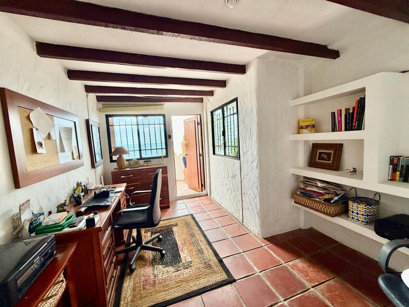 GOLD COAST HOUSE FOR SALE RIGHT ON THE BEACH — photo 20