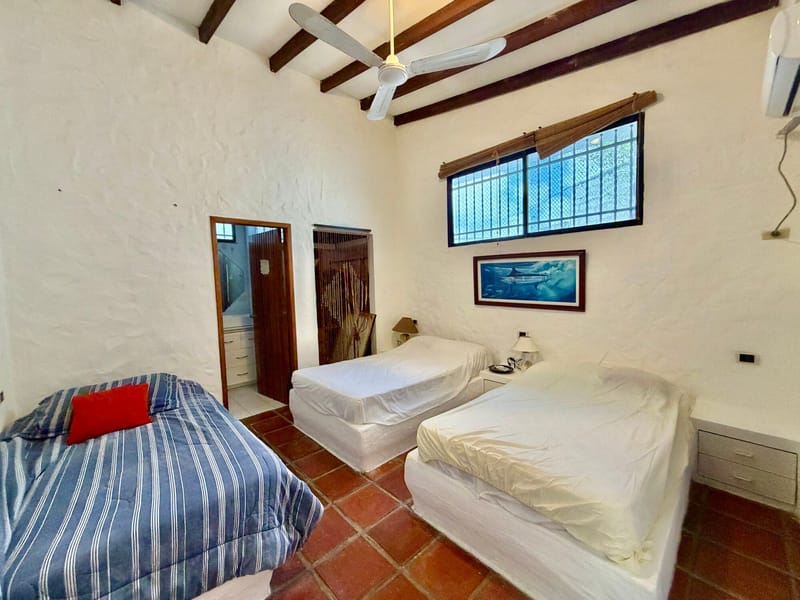 GOLD COAST HOUSE FOR SALE RIGHT ON THE BEACH — photo 7
