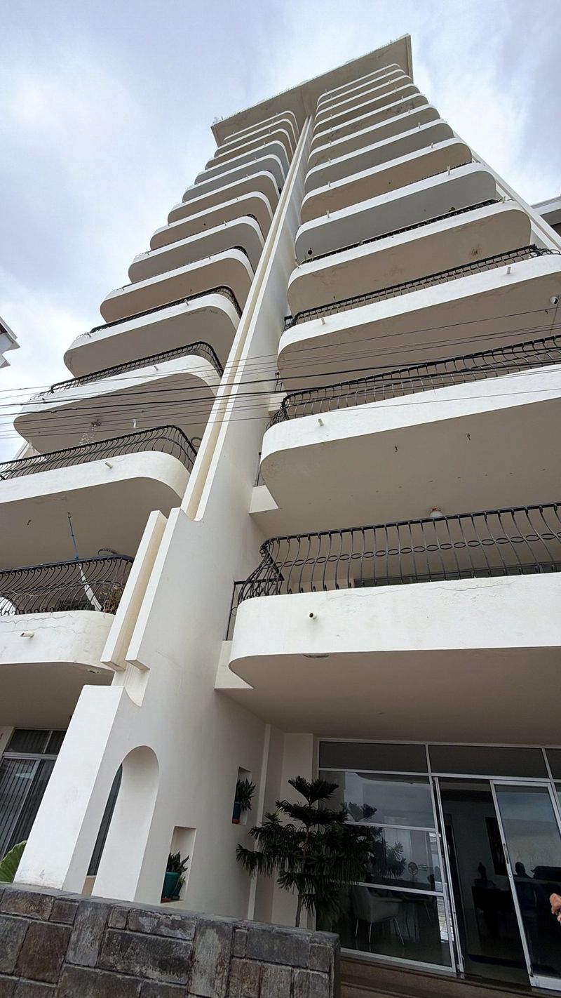 SPACIOUS UNFURNISHED OCEANFRONT APARTMENT FOR RENT — photo 30