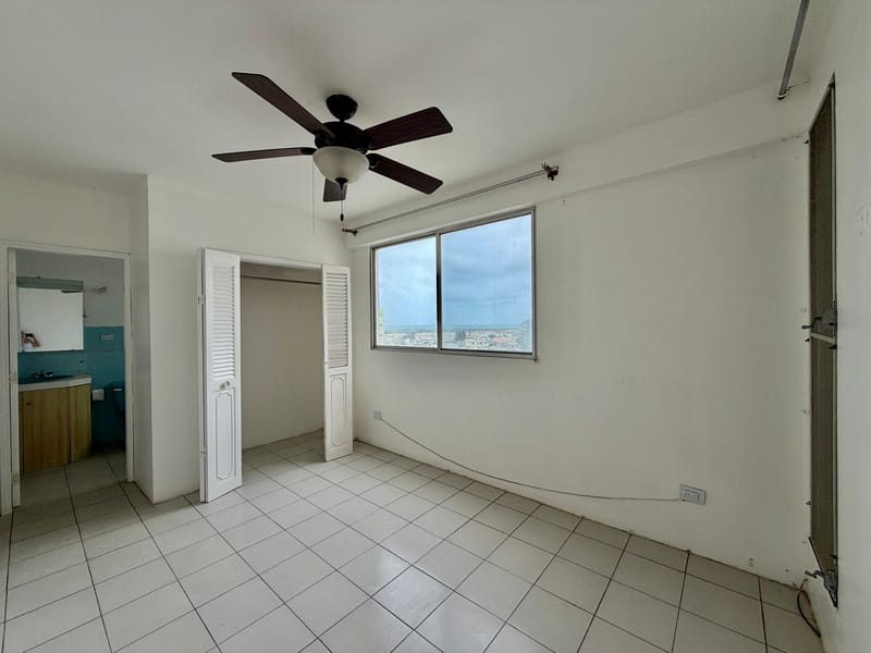 SPACIOUS UNFURNISHED OCEANFRONT APARTMENT FOR RENT — photo 21