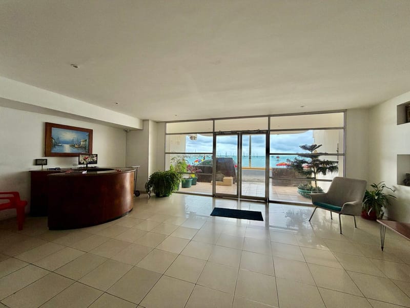 SPACIOUS UNFURNISHED OCEANFRONT APARTMENT FOR RENT — photo 26