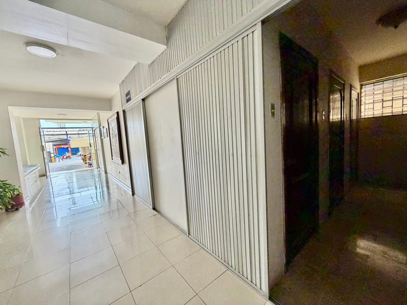 SPACIOUS UNFURNISHED OCEANFRONT APARTMENT FOR RENT — photo 25