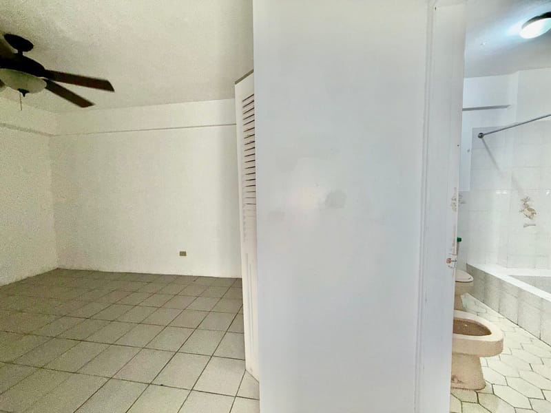 SPACIOUS UNFURNISHED OCEANFRONT APARTMENT FOR RENT — photo 16