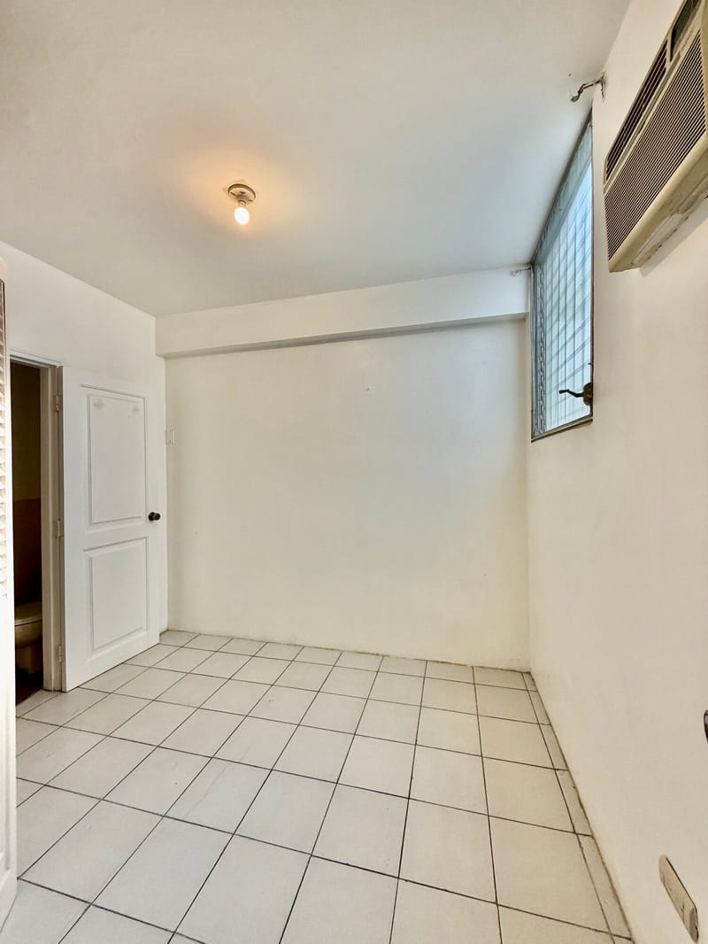 SPACIOUS UNFURNISHED OCEANFRONT APARTMENT FOR RENT — photo 17