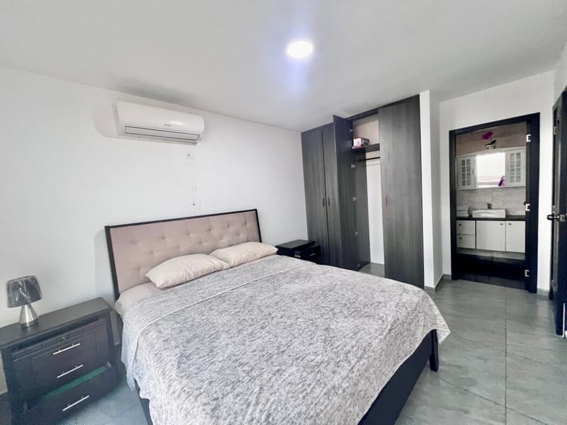 SAN LORENZO: 1-BEDROOM SUITE WITH BALCONY, PARKING, POOL, AND ROOFTOP — photo 3
