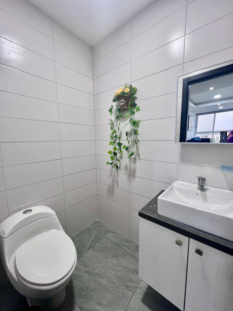 SAN LORENZO: 1-BEDROOM SUITE WITH BALCONY, PARKING, POOL, AND ROOFTOP — photo 10
