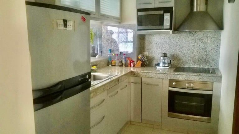 ALQUILO DEPARTAMENTO DE 4 DORMITORIOS FRENTE AL MAR CON PISCINA — foto 4