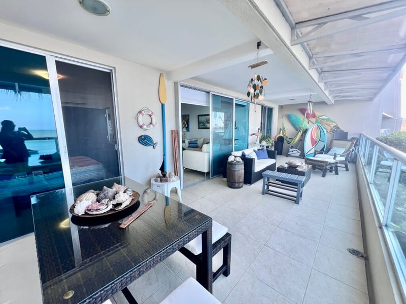 LA MILINA: RIGHT ON THE BEACH WITH A SPACIOUS BALCONY AND POOLS — photo 5
