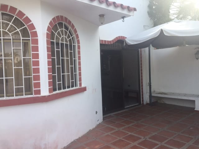 ALQUILO CASA 2 PISOS CONJUNTO CERRADO CON PISCINA — foto 2