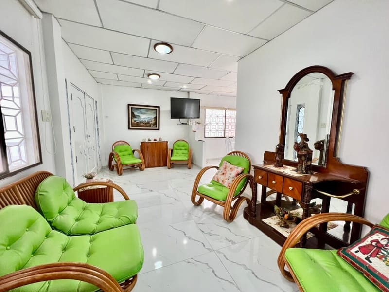 MILINA-SALINAS: INMENSA CASA 5/6 CON PISCINA Y JACUZZI A 3 CUADRAS DEL MAR — foto 8