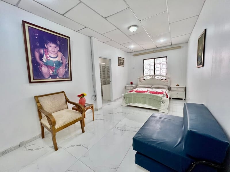 MILINA-SALINAS: INMENSA CASA 5/6 CON PISCINA Y JACUZZI A 3 CUADRAS DEL MAR — foto 24
