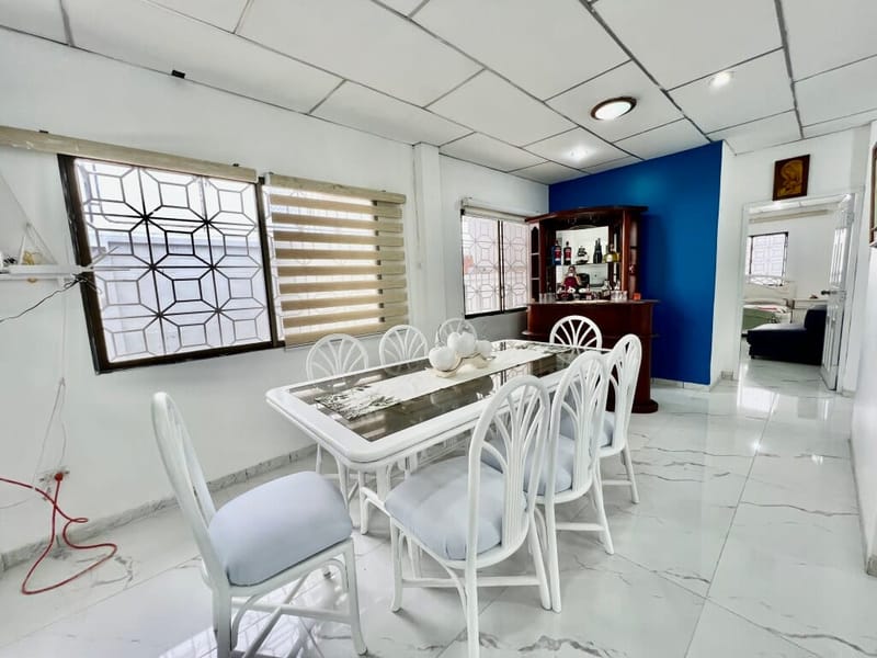 MILINA-SALINAS: INMENSA CASA 5/6 CON PISCINA Y JACUZZI A 3 CUADRAS DEL MAR — foto 7