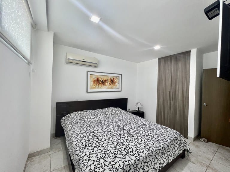 SAN LORENZO: GORGEOUS BEACHFRONT APARTMENT WITH A POOL, GYM, AND ROOFTOP — photo 9