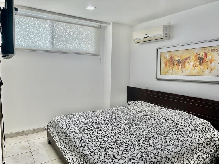 SAN LORENZO: GORGEOUS BEACHFRONT APARTMENT WITH A POOL, GYM, AND ROOFTOP — photo 8