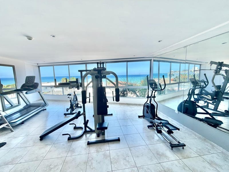 SAN LORENZO: GORGEOUS BEACHFRONT APARTMENT WITH A POOL, GYM, AND ROOFTOP — photo 20