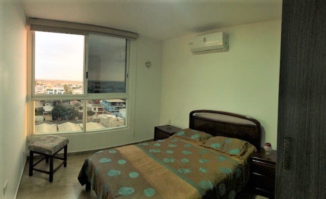SAN LORENZO: AMPLIA SUITE CON BALCON Y PISCINA A 1 CUADRA DEL MAR — foto 9