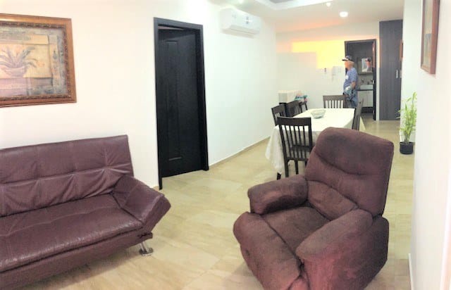 SAN LORENZO: AMPLIA SUITE CON BALCON Y PISCINA A 1 CUADRA DEL MAR — foto 4