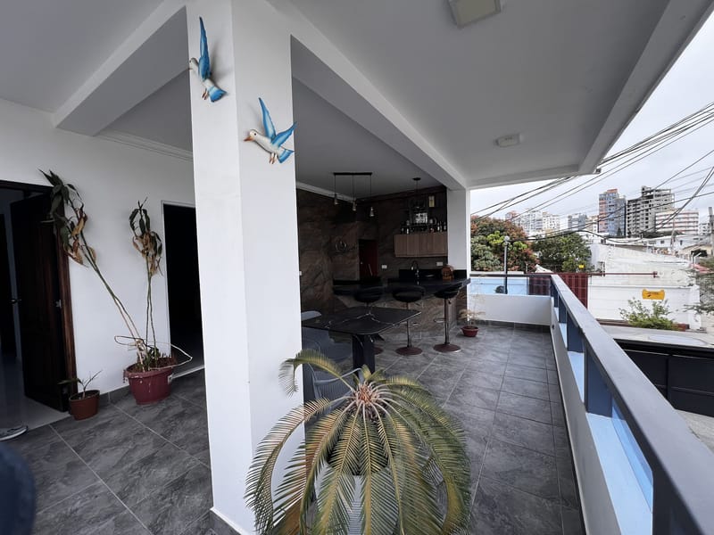 SAN LORENZO: UNPARALLELED 5-BEDROOM, 5-BATHROOM HOME WITH A SWIMMING POOL — photo 14