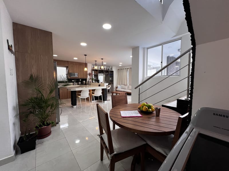 SAN LORENZO: UNPARALLELED 5-BEDROOM, 5-BATHROOM HOME WITH A SWIMMING POOL — photo 10
