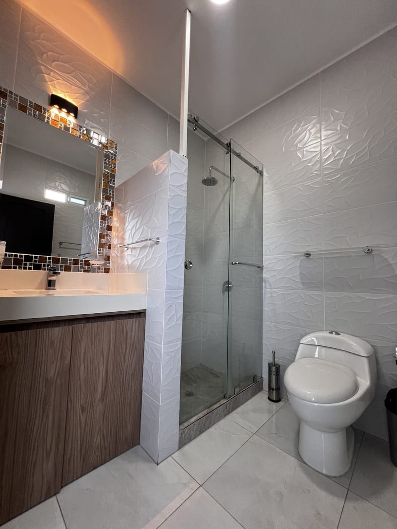 SAN LORENZO: UNPARALLELED 5-BEDROOM, 5-BATHROOM HOME WITH A SWIMMING POOL — photo 29