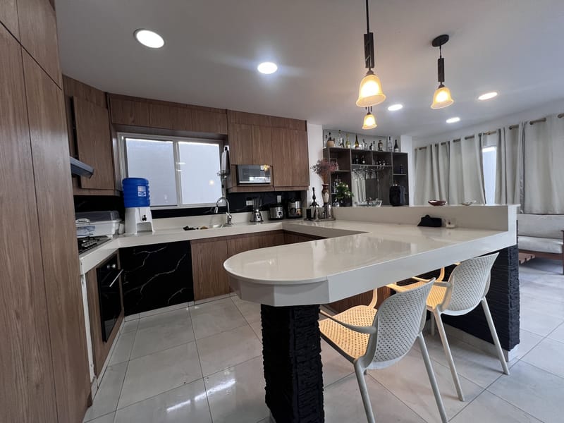 SAN LORENZO: UNPARALLELED 5-BEDROOM, 5-BATHROOM HOME WITH A SWIMMING POOL — photo 6