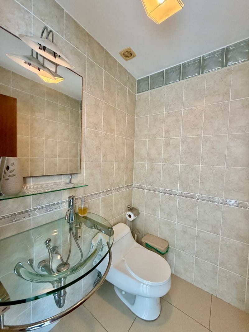 SAN LORENZO: 4-BEDROOM OCEANFRONT APARTMENT WITH POOL AND ROOFTOP — photo 11