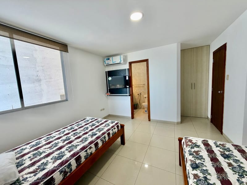 SAN LORENZO: 4-BEDROOM OCEANFRONT APARTMENT WITH POOL AND ROOFTOP — photo 14