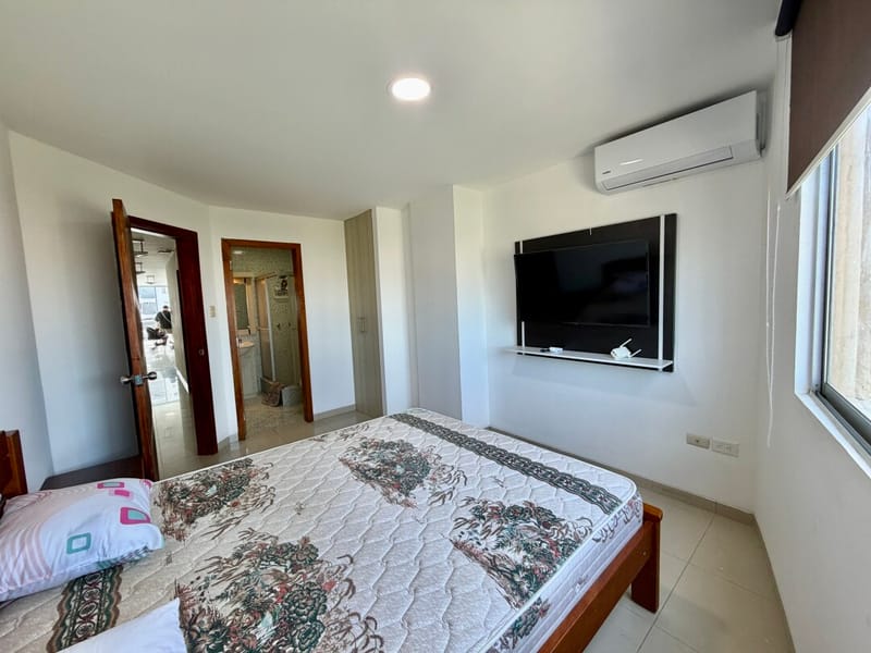 SAN LORENZO: 4-BEDROOM OCEANFRONT APARTMENT WITH POOL AND ROOFTOP — photo 19
