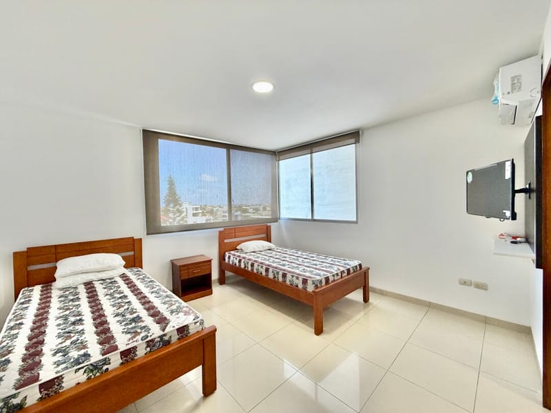 SAN LORENZO: 4-BEDROOM OCEANFRONT APARTMENT WITH POOL AND ROOFTOP — photo 12