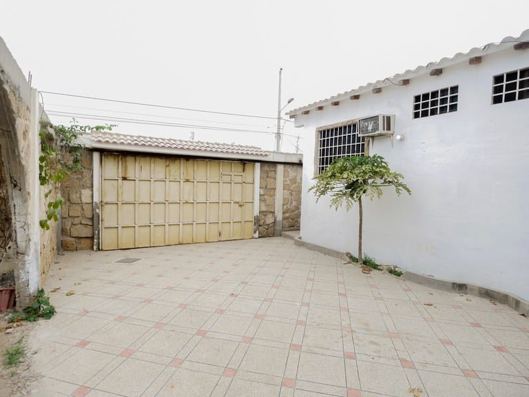 SUPER 4/5-BEDROOM HOME IN LA MILINA WITH PRIVATE POOL AND SPACIOUS LOT — photo 22