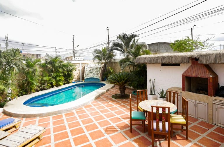 SUPER 4/5-BEDROOM HOME IN LA MILINA WITH PRIVATE POOL AND SPACIOUS LOT — photo 8
