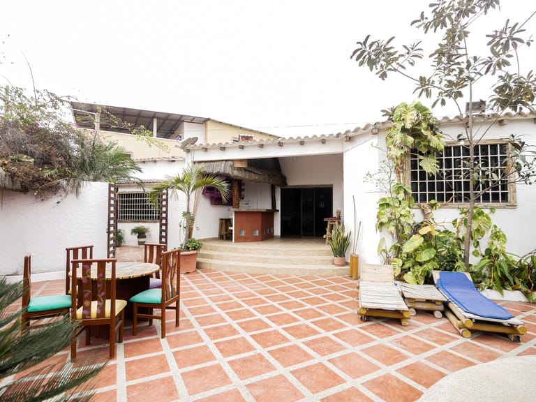 SUPER 4/5-BEDROOM HOME IN LA MILINA WITH PRIVATE POOL AND SPACIOUS LOT — photo 2