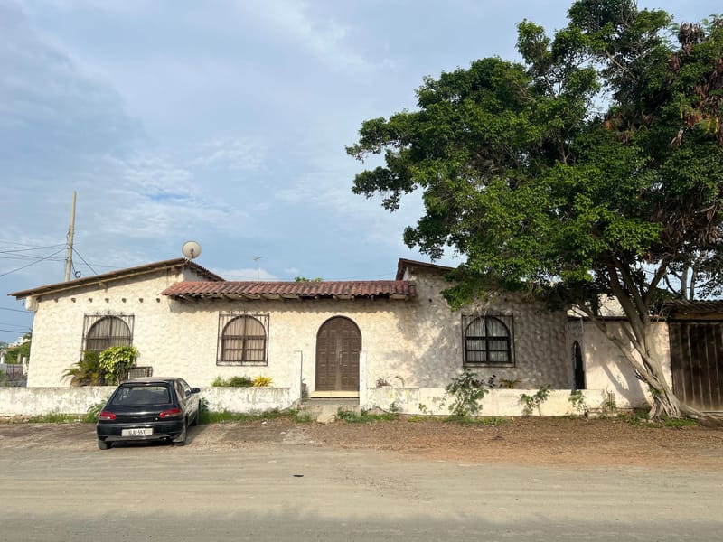 MILINA: CORNER LOT WITH A HOUSE AND A SWIMMING POOL, 3 BLOCKS FROM THE OCEAN — photo 20