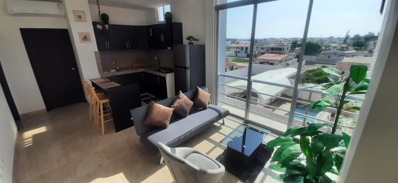 GOLD COAST: 1-BEDROOM SUITE IN A GATED OCEANFRONT COMPLEX WITH A POOL — photo 2