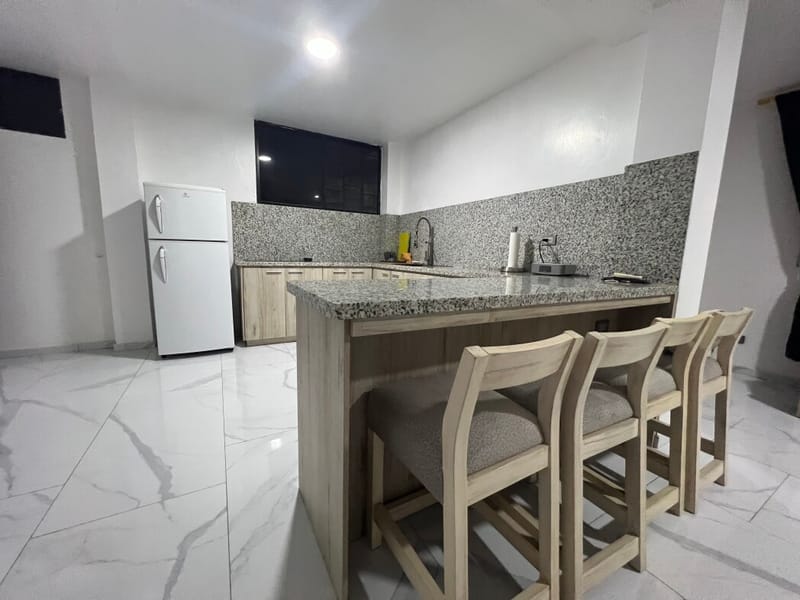 SALINAS CENTRAL PLANTA BAJA A 2 CUADRAS DEL MAR — foto 4