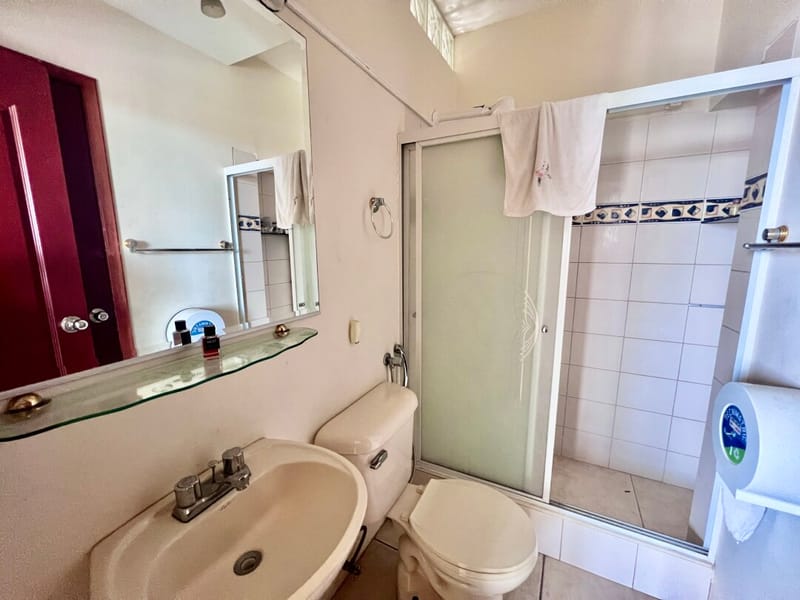 San Lorenzo: Home Steps from the Ocean with Pool and Parking — foto 15
