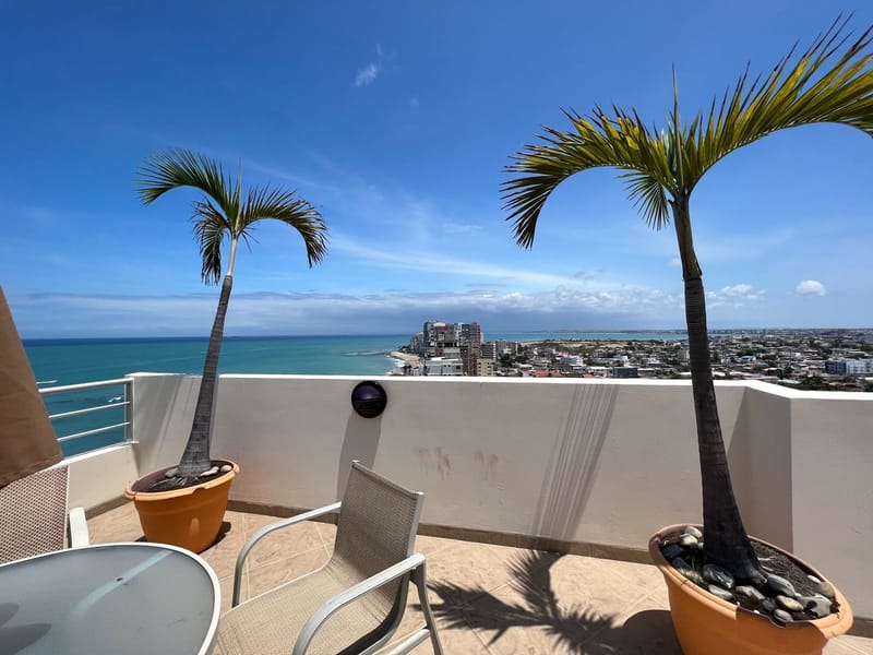 BEACHFRONT APARTMENT FOR RENT WITH A POOL — photo 23