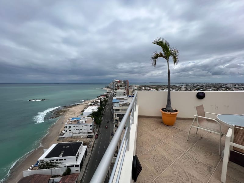 BEACHFRONT APARTMENT FOR RENT WITH A POOL — photo 17